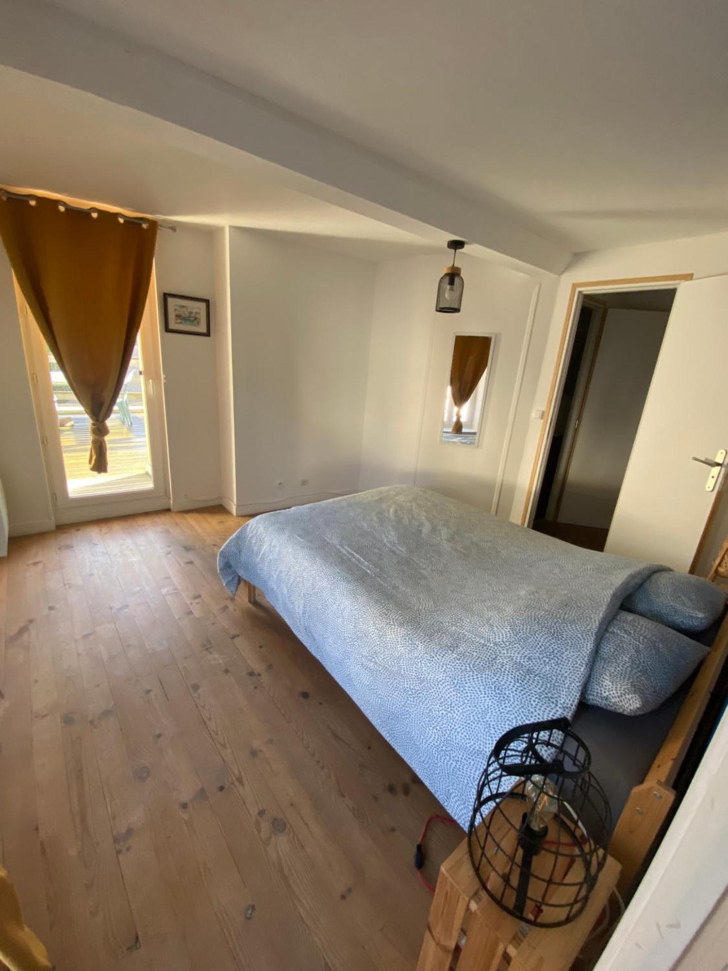 Holiday home Authentique Maison De Pecheur A Port-en-bessin *